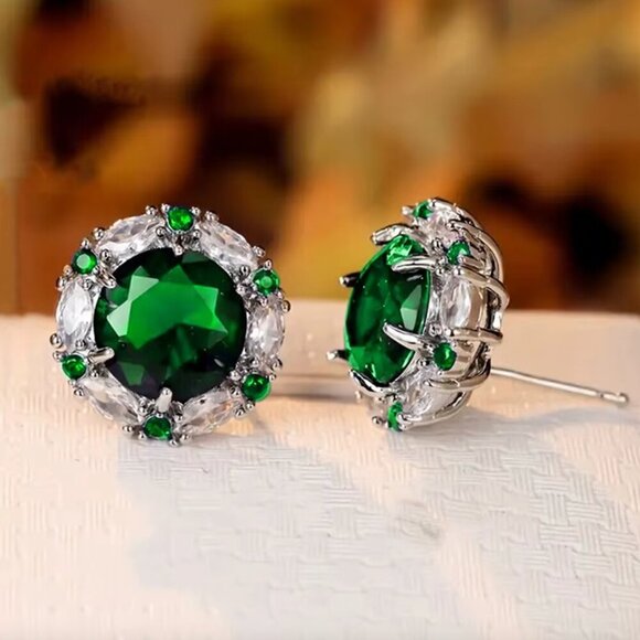 18k White Gold Emerald Green Diamond Earrings Round Earrings - Picture 3 of 3